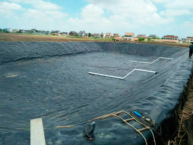 土工膜施工現(xiàn)場(chǎng)